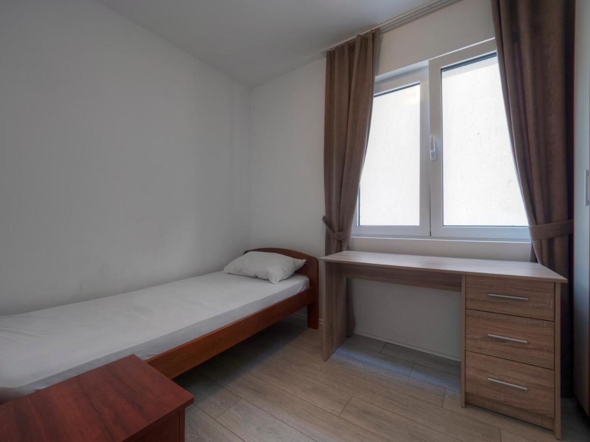 Family Three Bedroom Apartment Brando Budua Esterno foto
