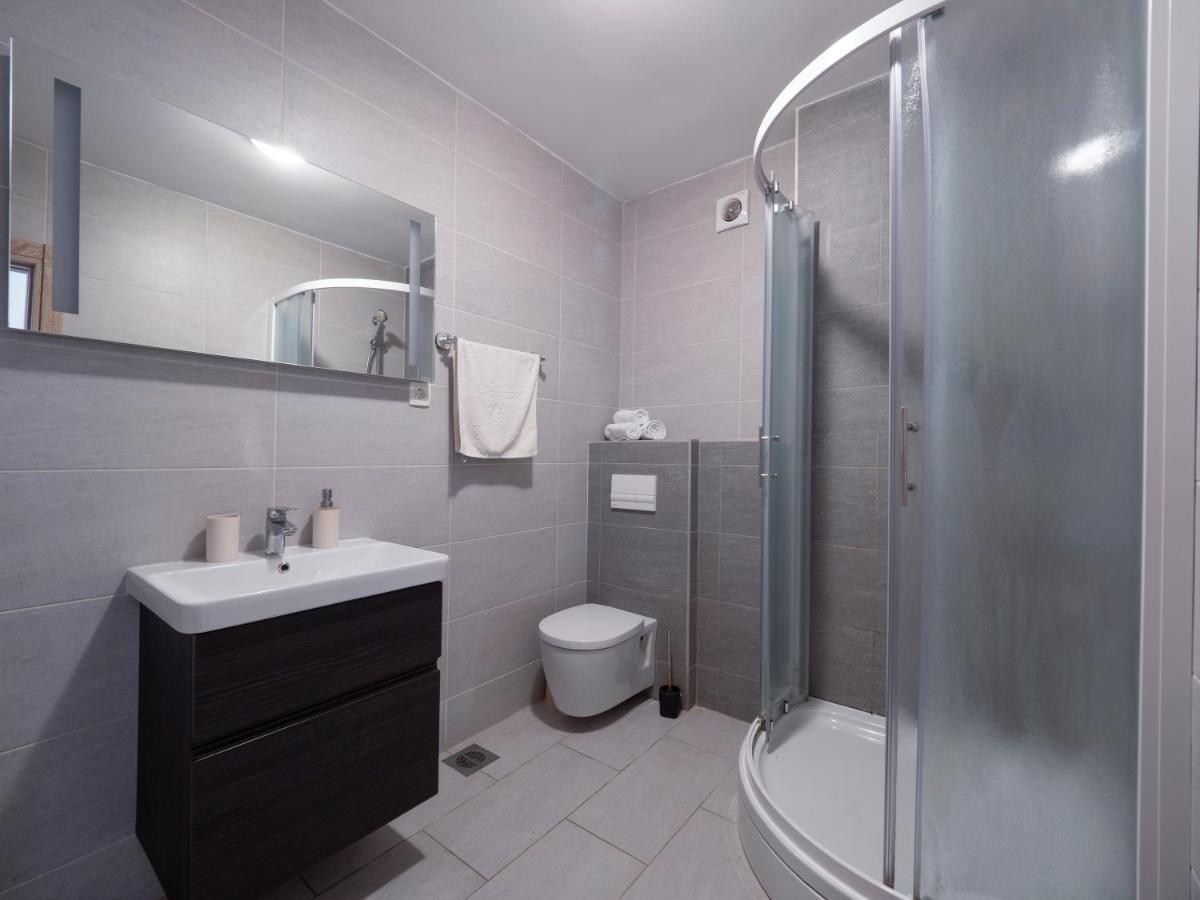 Family Three Bedroom Apartment Brando Budua Esterno foto